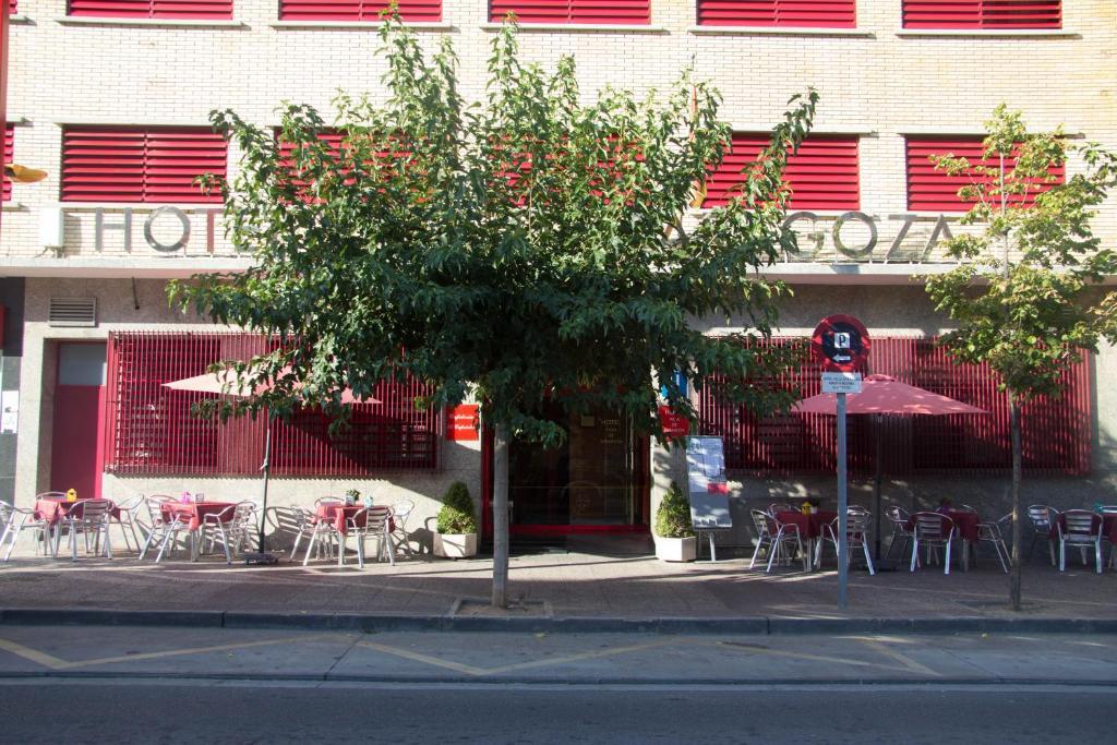 Hotel Villa De Zaragoza Casetas Buitenkant foto